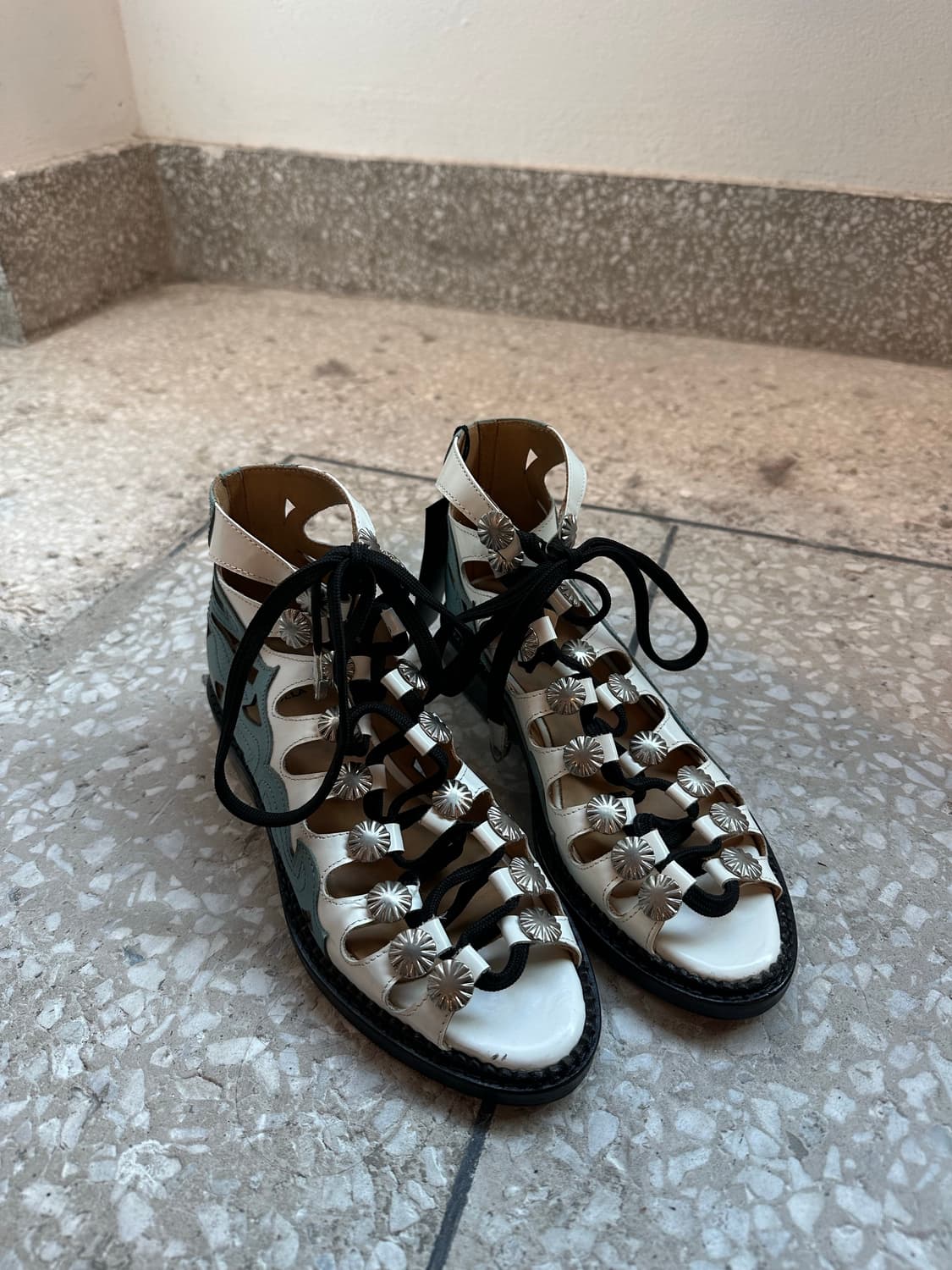 Toga pulla western cut out detail sandle 상품이미지1