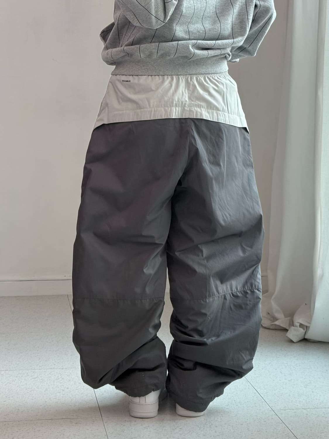 나이키 차콜 그레이 트랙팬츠 상품이미지4