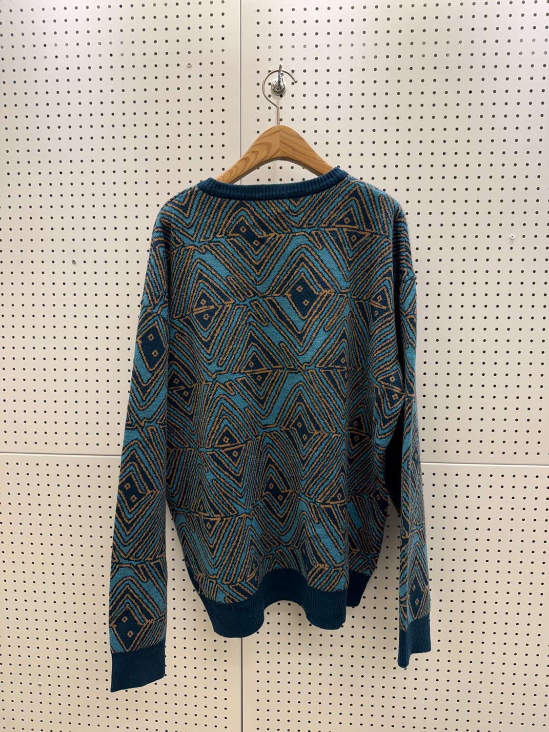 디스이즈네버댓 스몰로고 패턴 니트 U989 상품이미지3