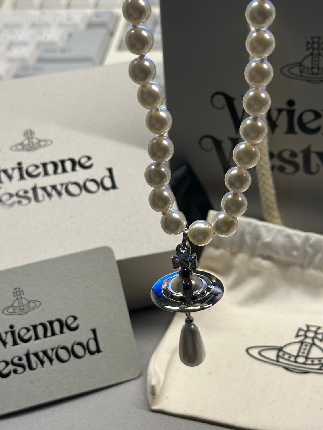 풀박스) 비비안 웨스트우드 원 로우 펄 드롭 초커 목걸이 상품이미지1