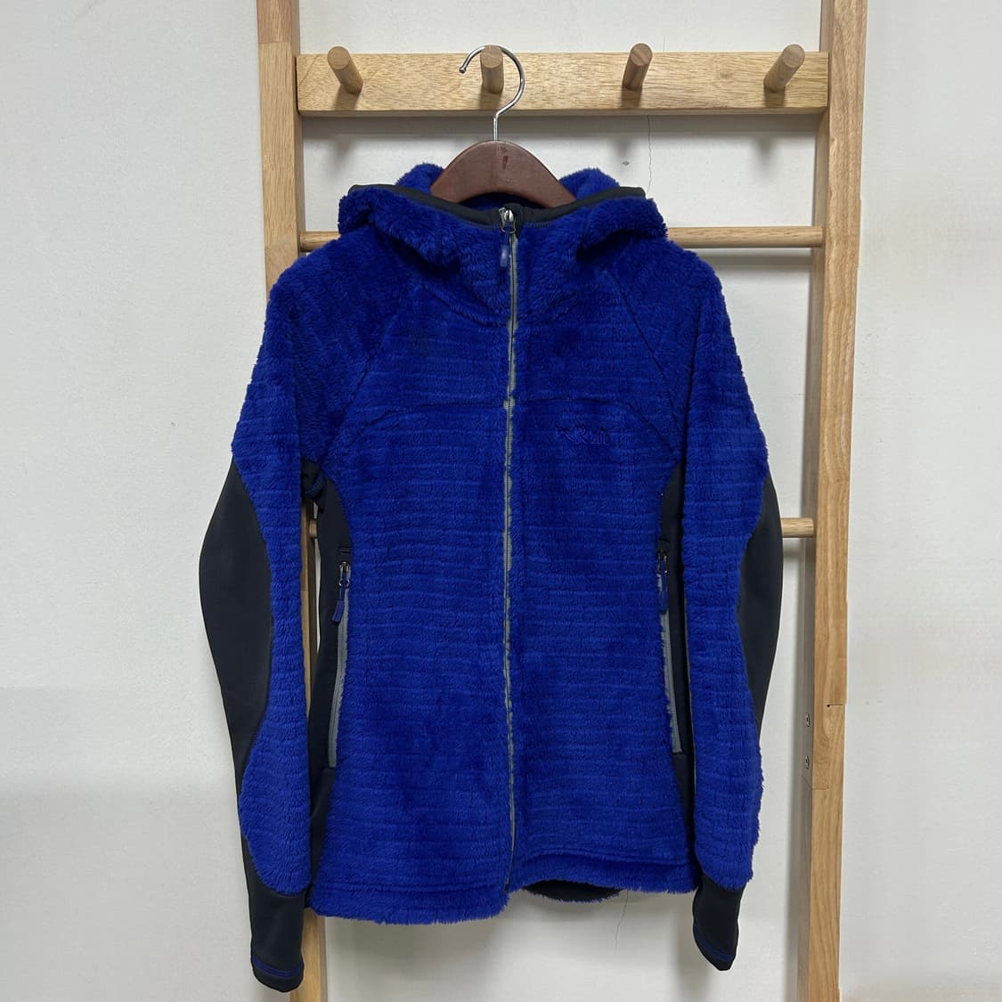 Rab(랩) 자수로고 캐톨리스트 미드웨이트 자켓 블루 상품이미지3