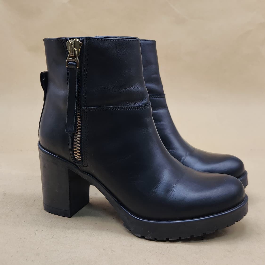 슈콤마보니 여성 앵클 부츠  230 굽8 상품이미지1