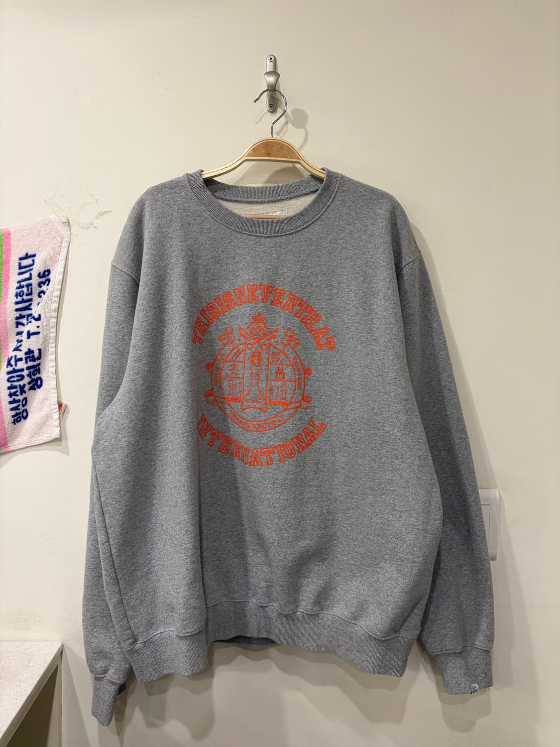 디스이즈네버댓 맨투맨 상품이미지1