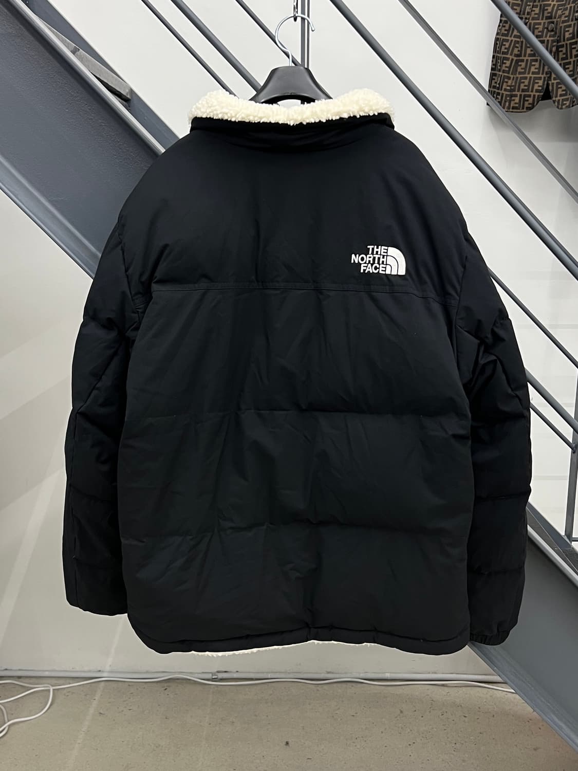 노스페이스 비베러 리버시블 패딩 자켓 상품이미지3