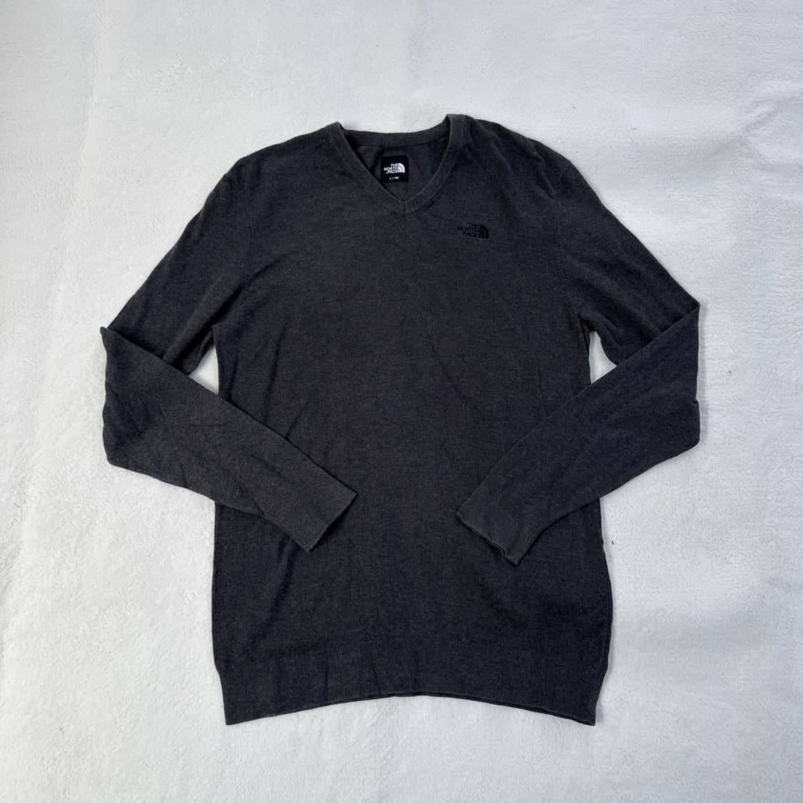 L 노스페이스 차콜 브이넥 니트 0227T 상품이미지1