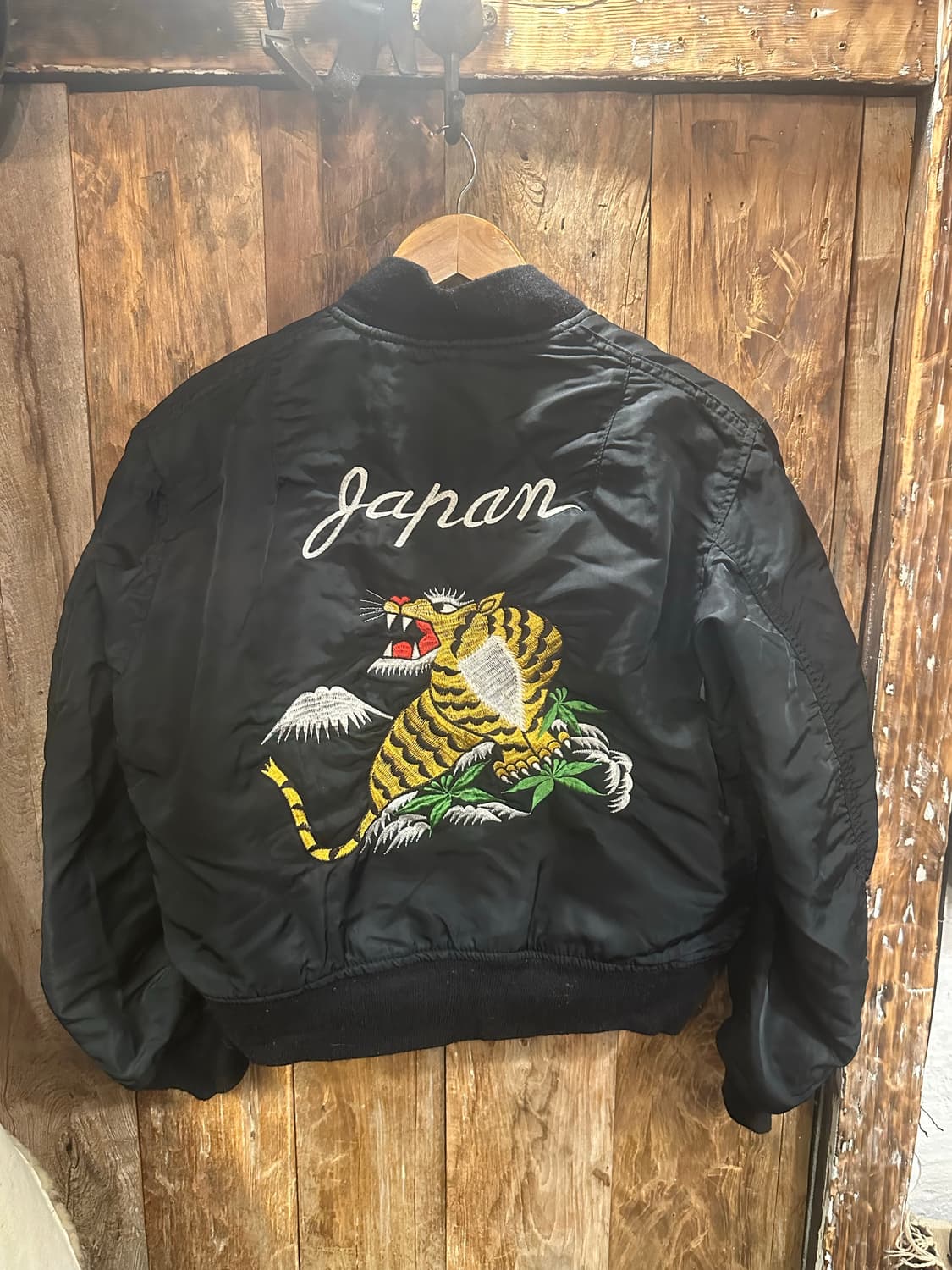 Hand embroidery boomer jacket MA-1 상품이미지2