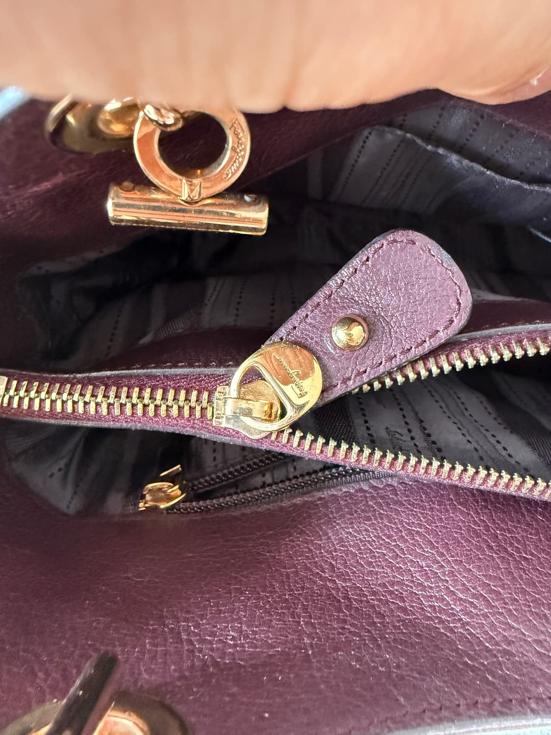 살바토레 페라가모(Salvatore Ferragamo) 레더 체인 숄더백 상품이미지8