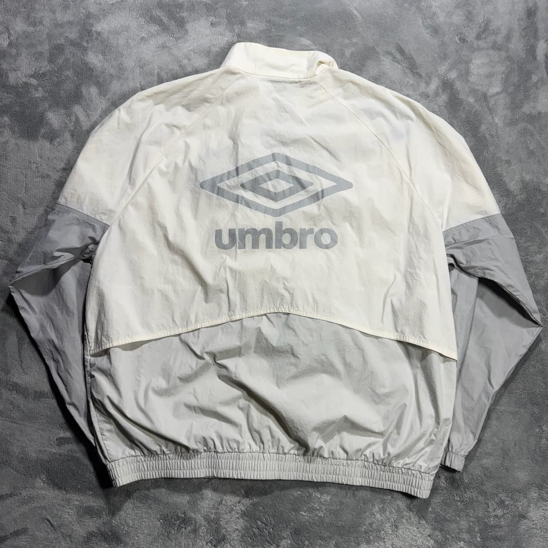 엄브로 배색 바람막이 상품이미지3