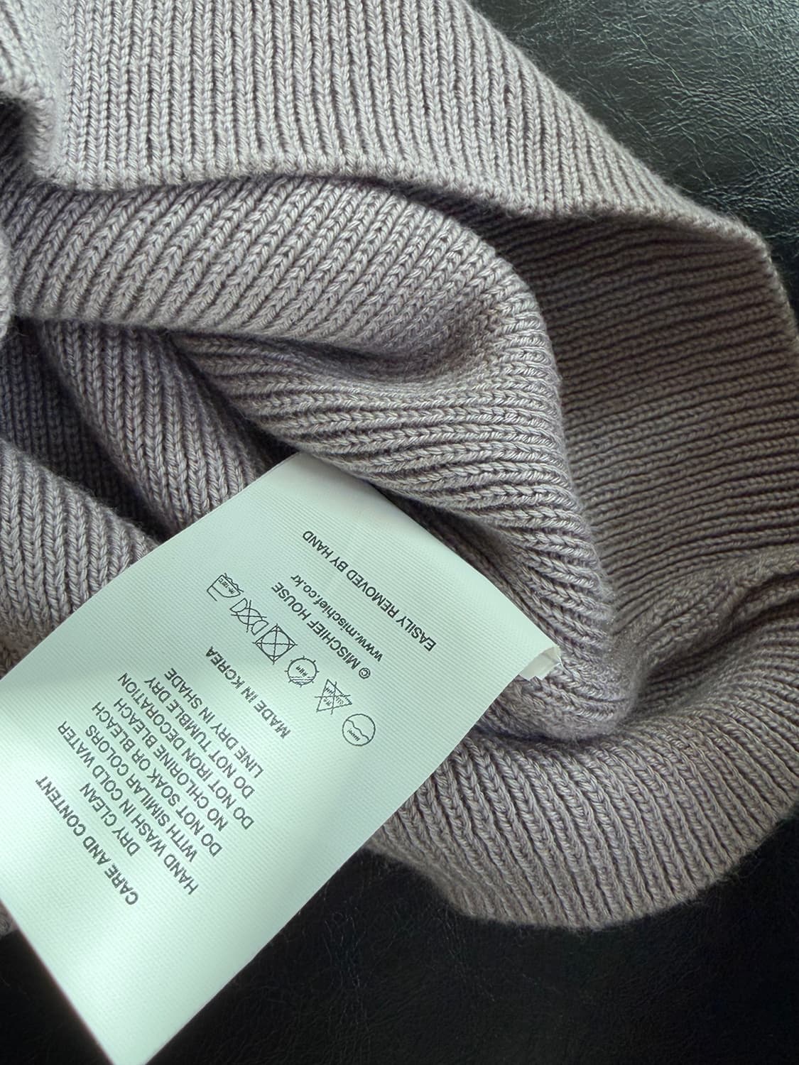 미스치프 슬리브리스 탑 상품이미지4