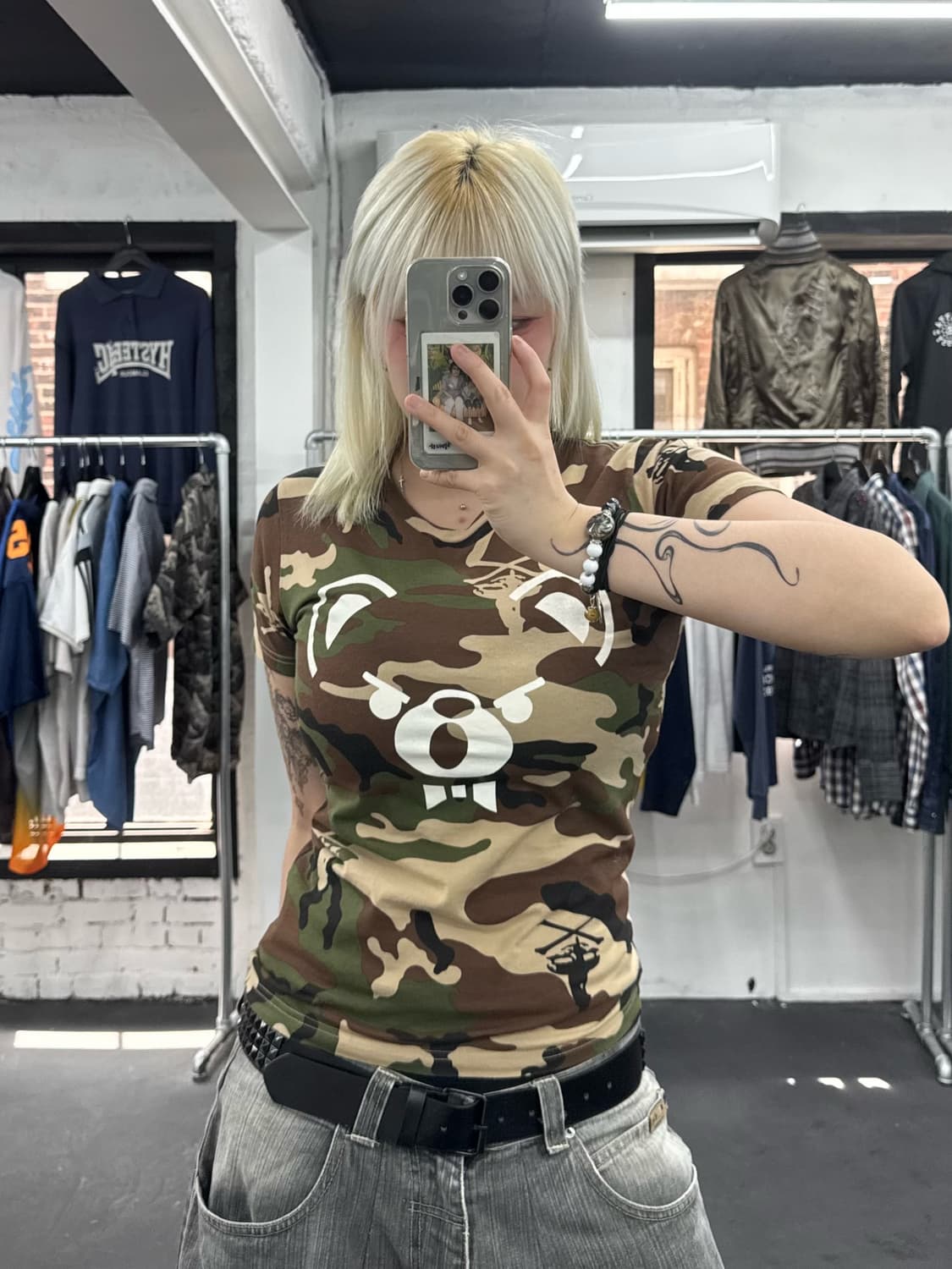 히스테릭 글래머 퍽베어 카모 티셔츠 상품이미지1