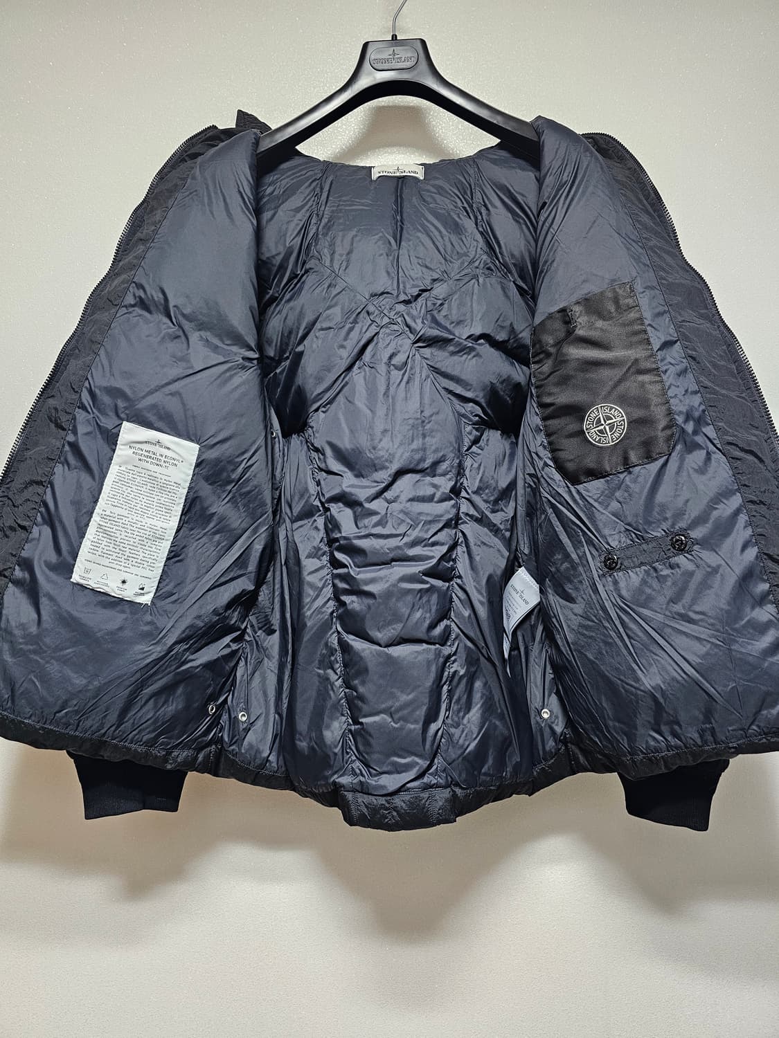 스톤아일랜드 나일론 메탈 다운 패딩 상품이미지3