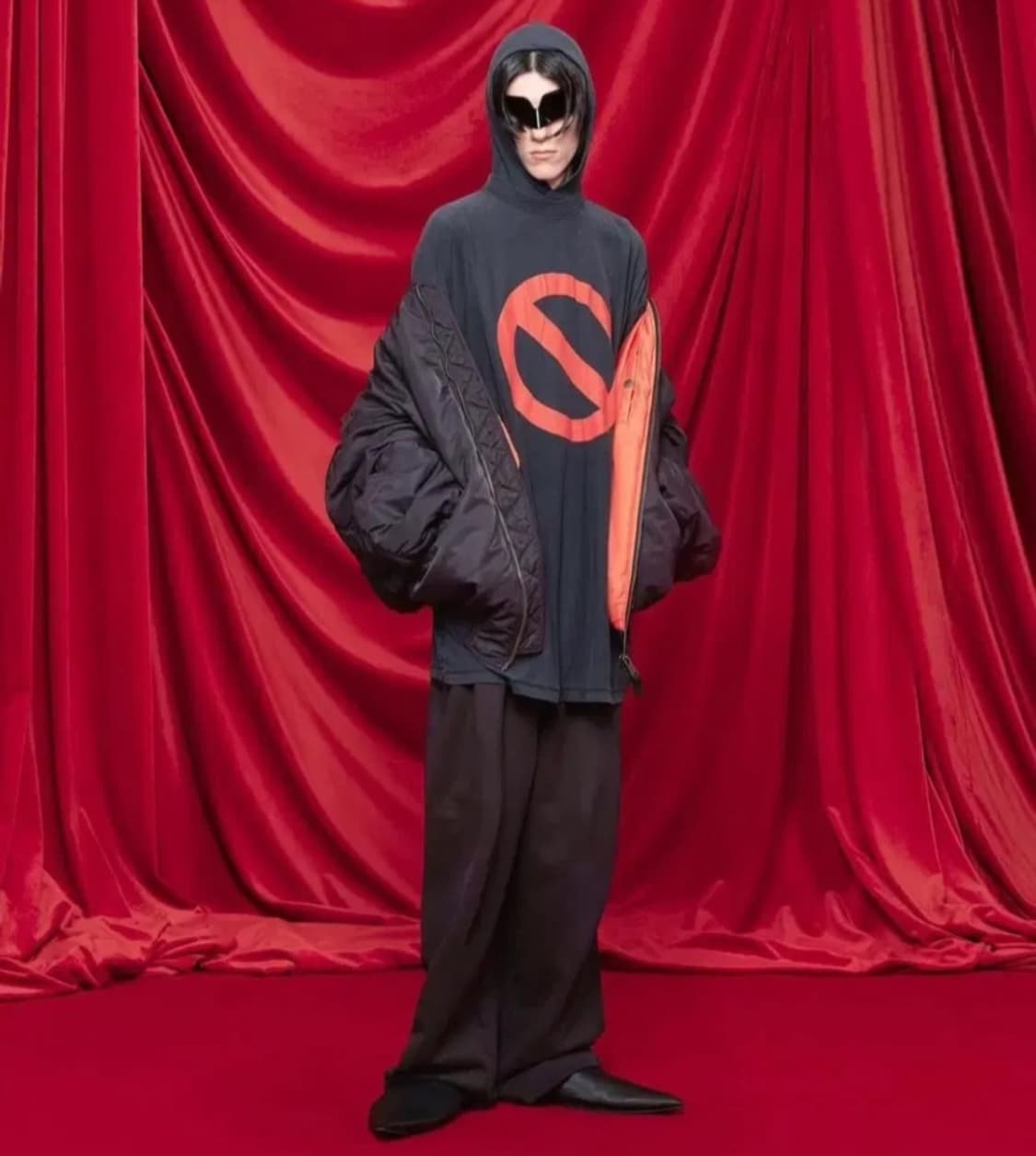 발렌시아가 비프렌드 반팔 티 + 키링 목걸이 리미티드 상품이미지2