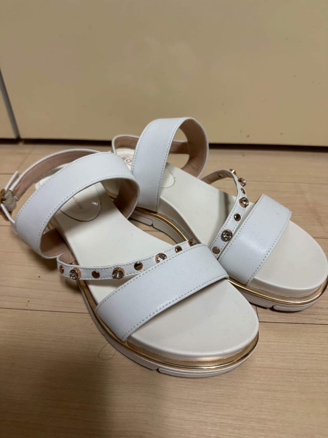 소다 여성 4CM 스트랩 샌들  상품이미지2