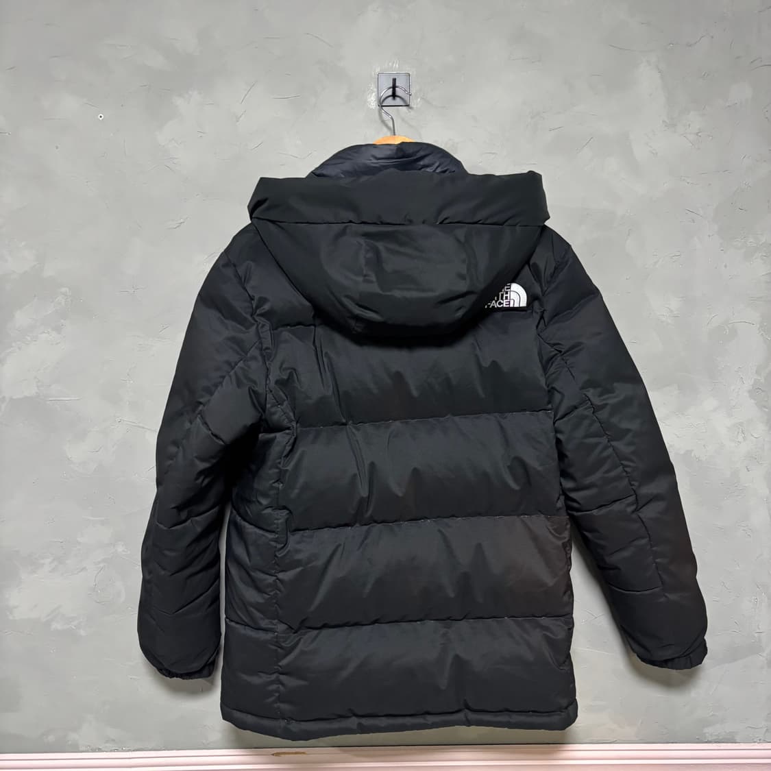 노스페이스 아웃라이트 구스다운 패딩 블랙 상품이미지4