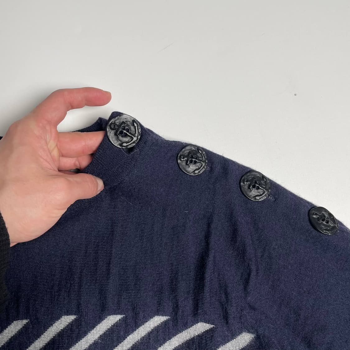 장폴고티에 네이비 버튼 스트라이프 니트 (italy)   상품이미지5
