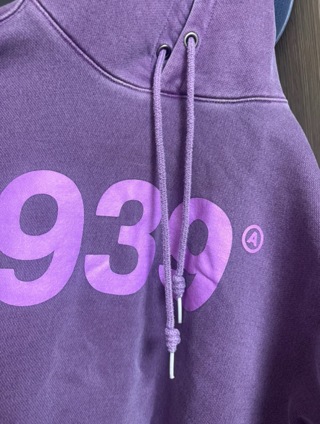 아카이브 볼드 939 로고 퍼플 후드티 상품이미지5