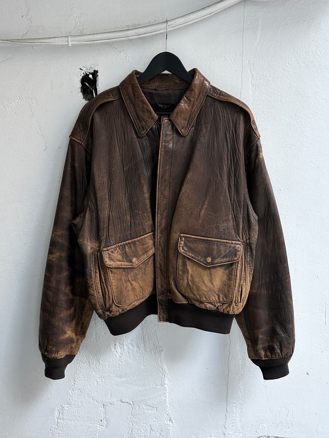 90's 하드에이징 아비렉스 A2 레더 봄버 자켓 상품이미지1