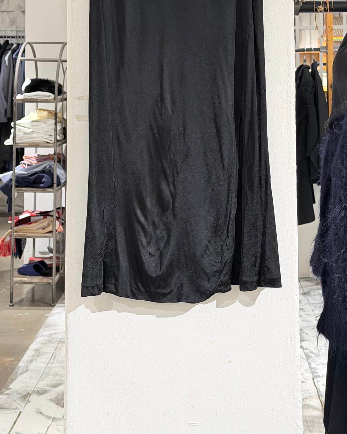 구찌 블랙 레이온 비스코스 미디스커트 상품이미지3