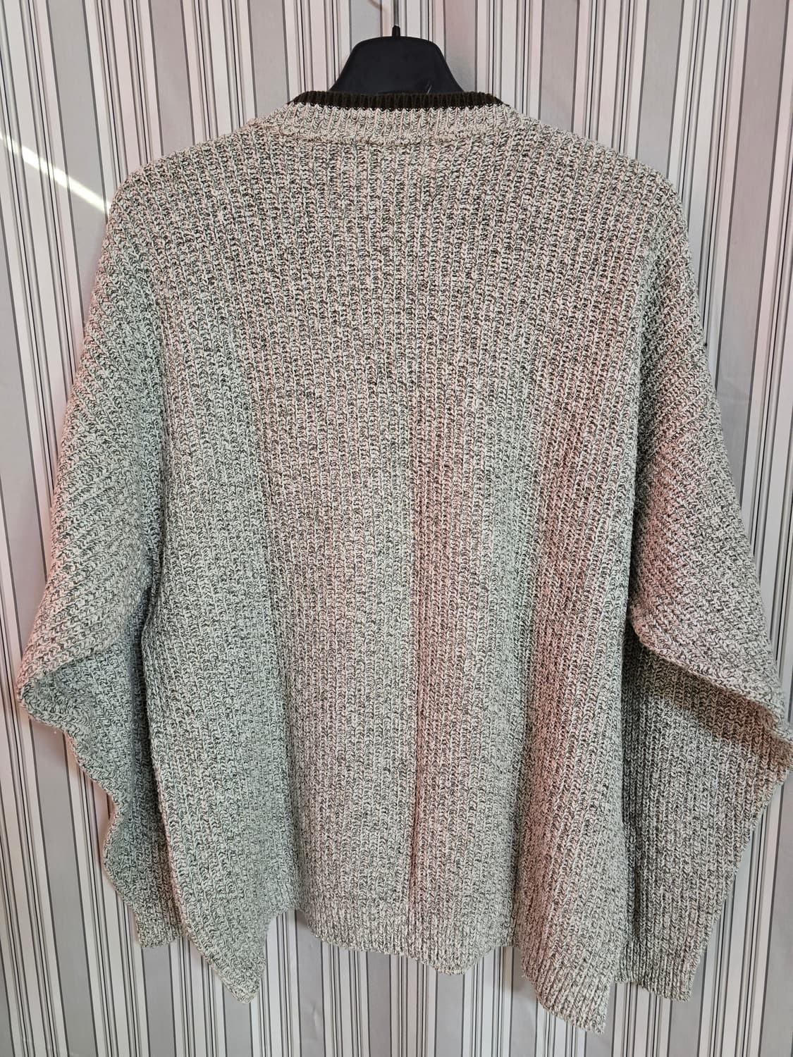 (L.100) 에디바우어 브이넥 니트 스웨터 상품이미지2