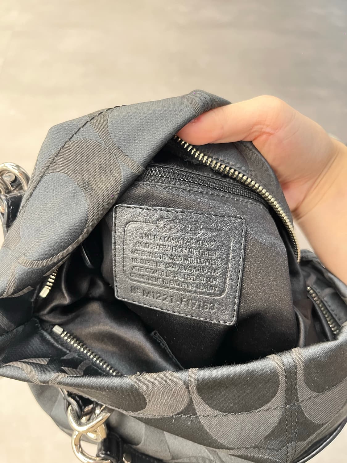 Coach Black Square Shoulder Bag 상품이미지8