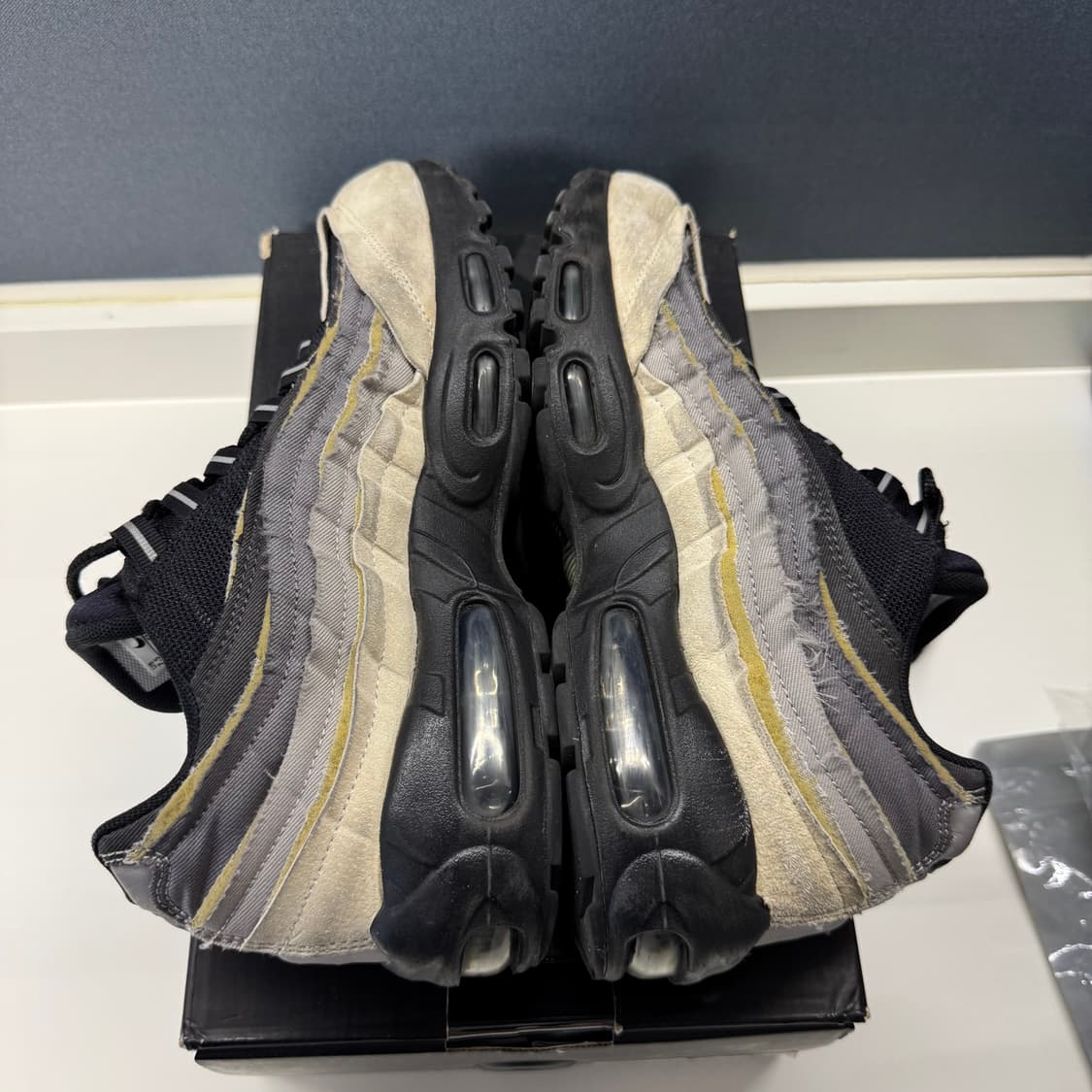 255 꼼데가르송 나이키 에어맥스 95 상품이미지3