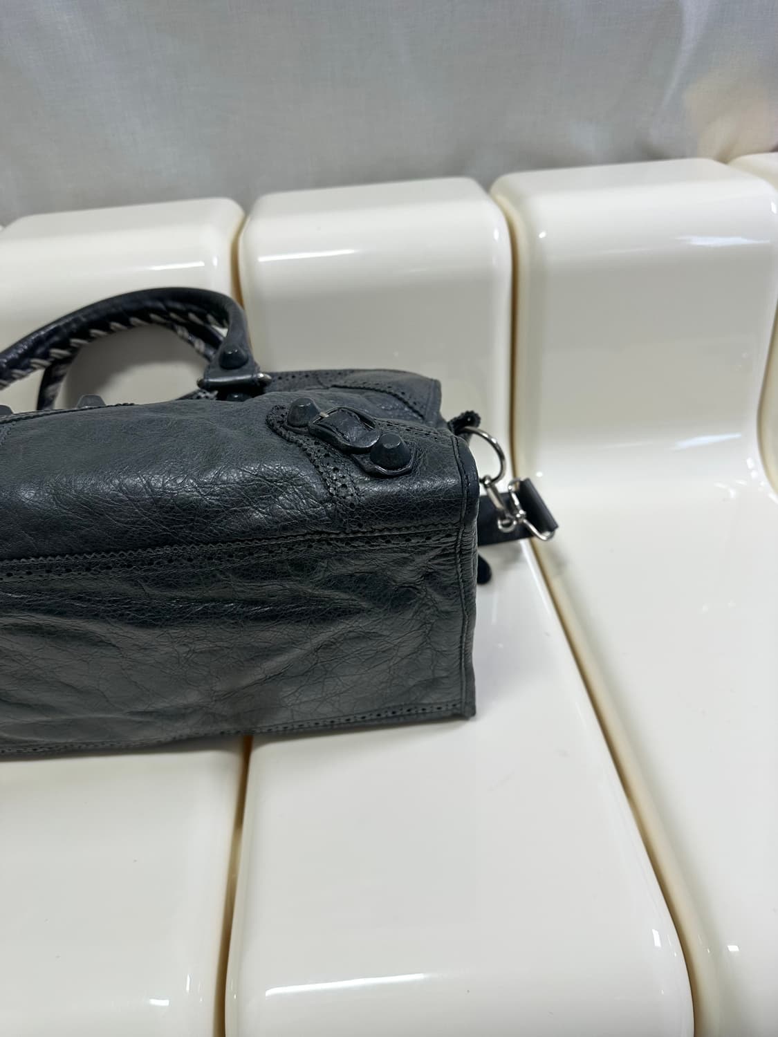 [A 정품] 발렌시아가 시티 모터백 파트타임 다크그레이 상품이미지6