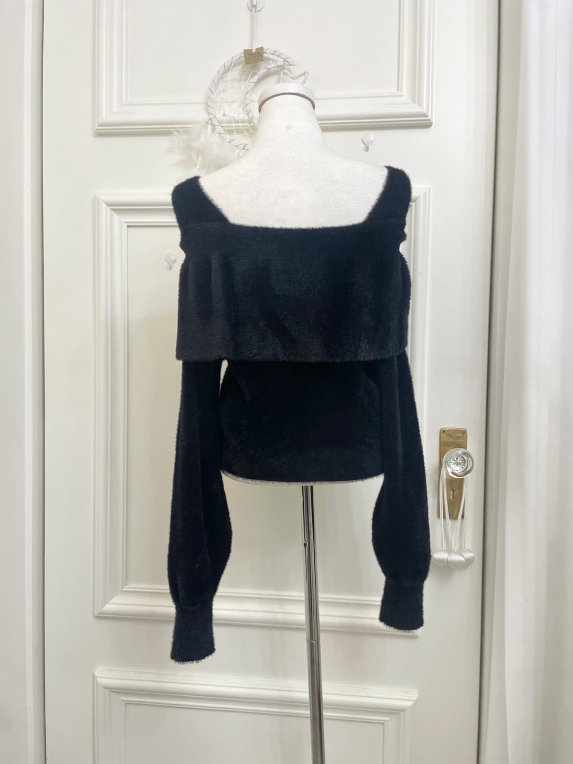 black bow off-shoulder warm fur sweater 상품이미지3