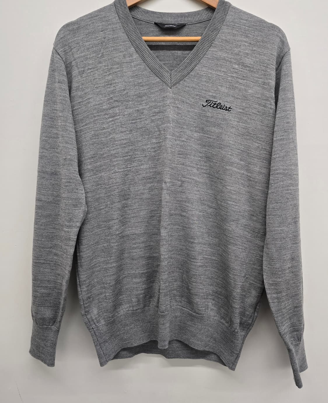 타이틀리스트 남성 V넥 긴팔니트.
싸이즈 95~100 상품이미지1