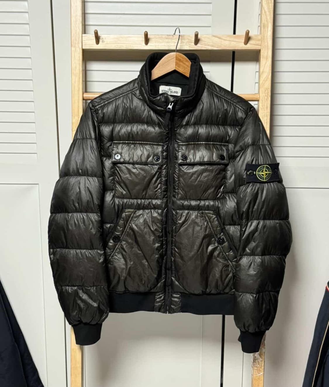 스톤아일랜드 가먼트다잉 딥카키x블랙 나일론 패딩 자켓 상품이미지1