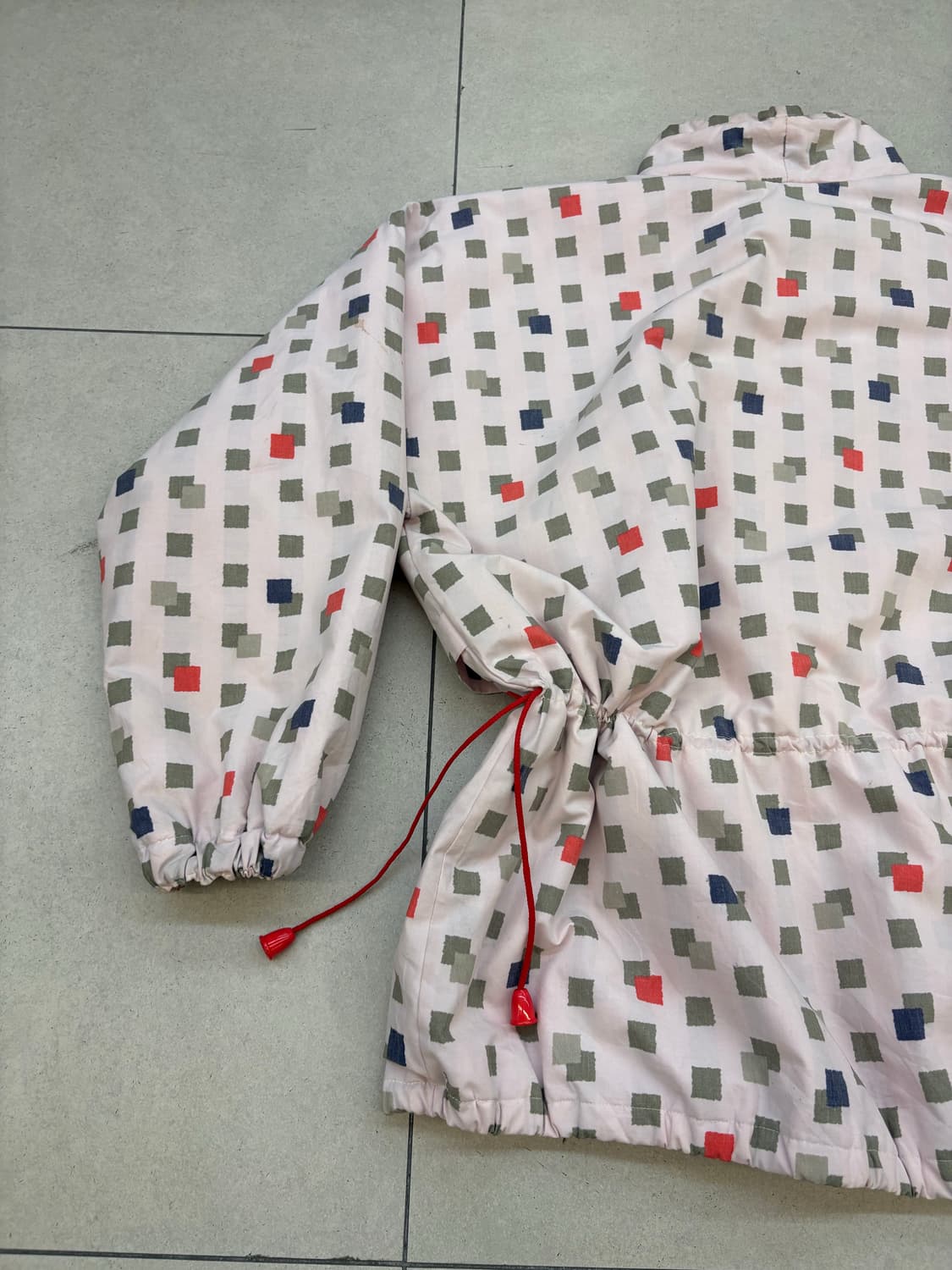 아디다스 빈티지 큐빅 로고 바람막이 상품이미지3