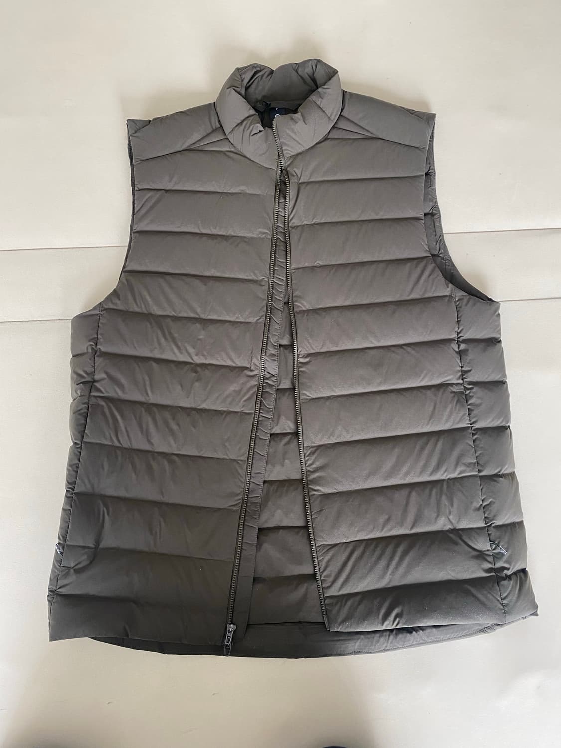 룰루레몬 네비게이션 다운 베스트 다크 올리브 S 상품이미지3