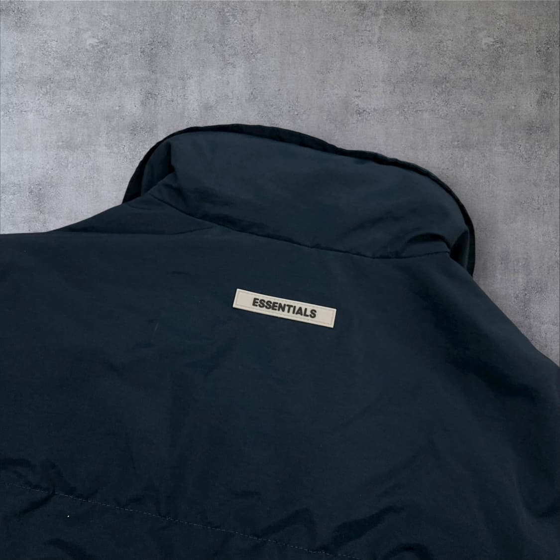 피어 오브 갓 에센셜 네이비 컬러 미니멀 푸퍼 숏 패딩 상품이미지2