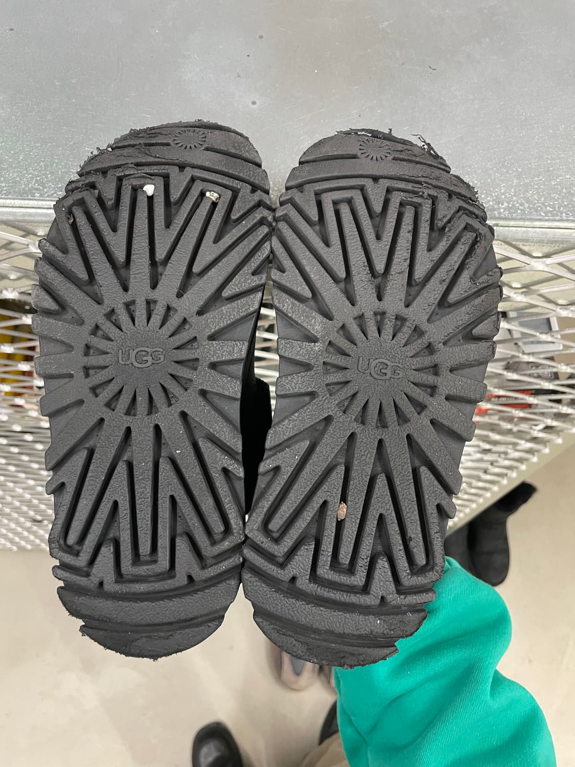 어그 골든글로우 바이슨 블랙 220 상품이미지6