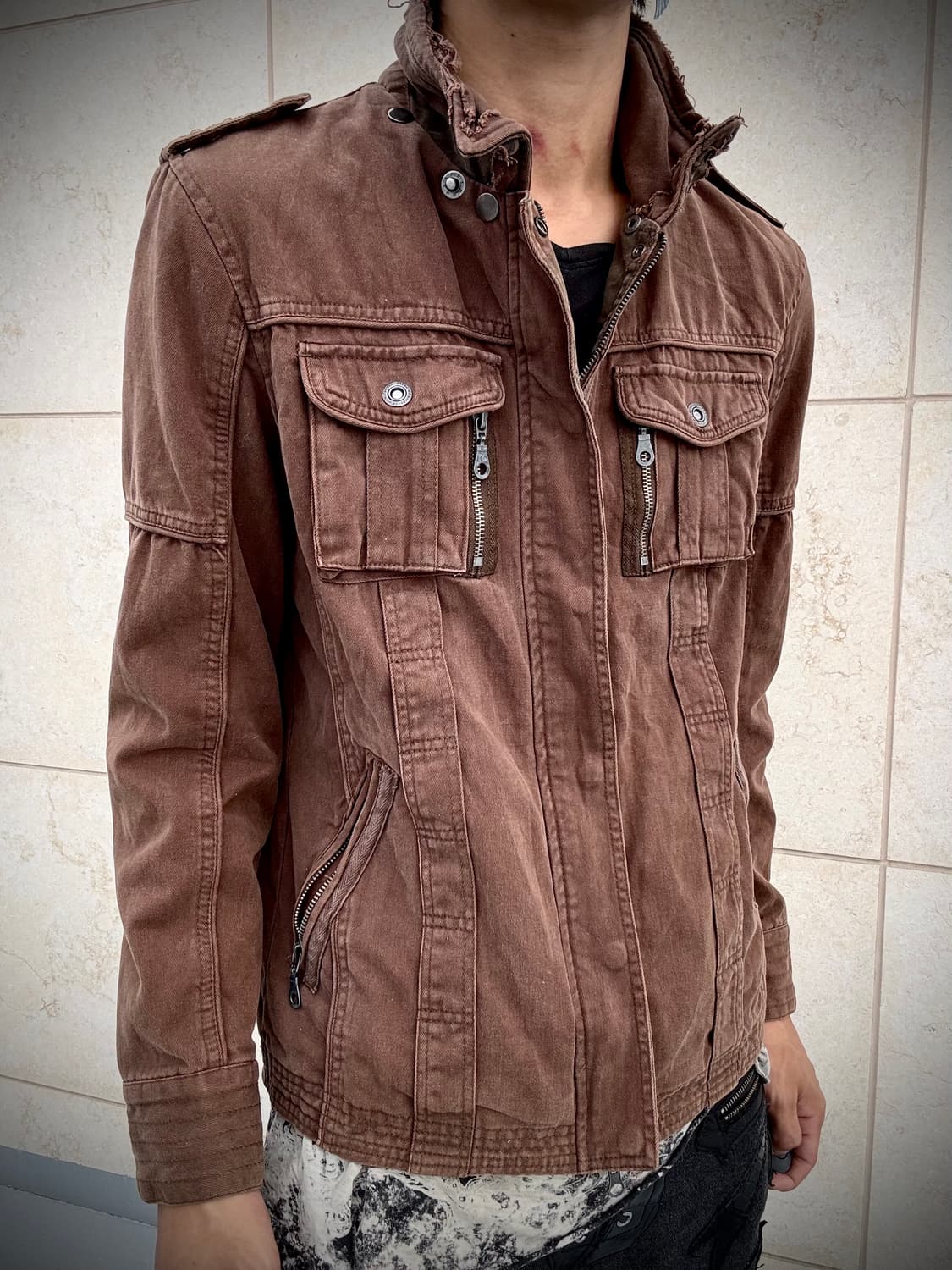 “IN THE ATTIC” Grunge Camo Pattern Brown 상품이미지1