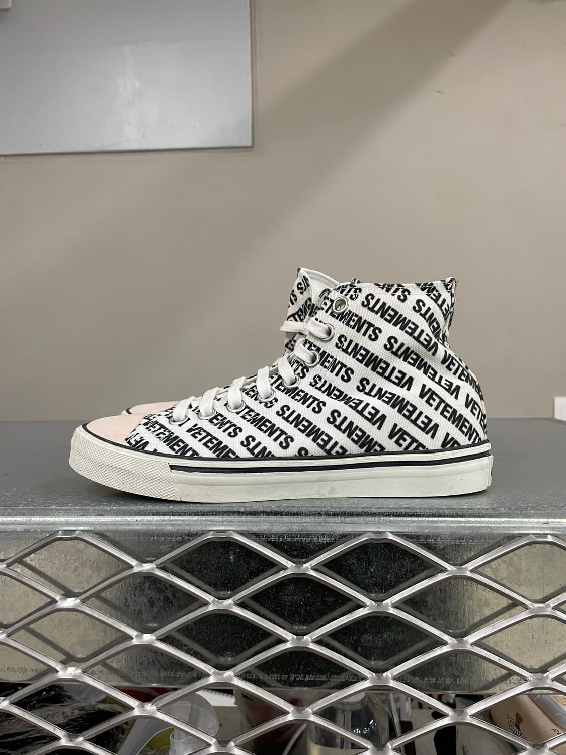 베트멍 우먼스 로고 컨버스 하이 36 상품이미지1