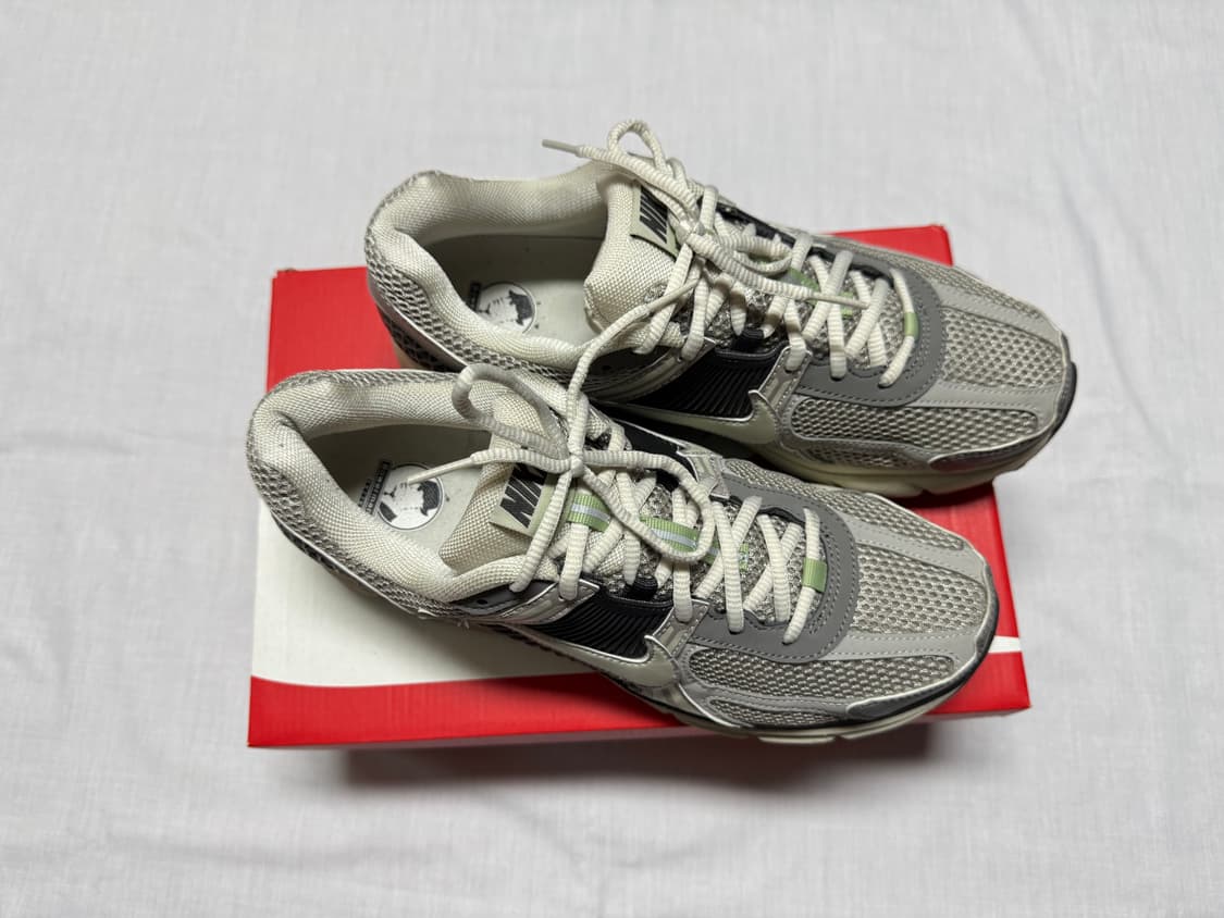 w 나이키 줌 보메로5 코블스톤 / 285사이즈 / 10회미만 착용 상품이미지9