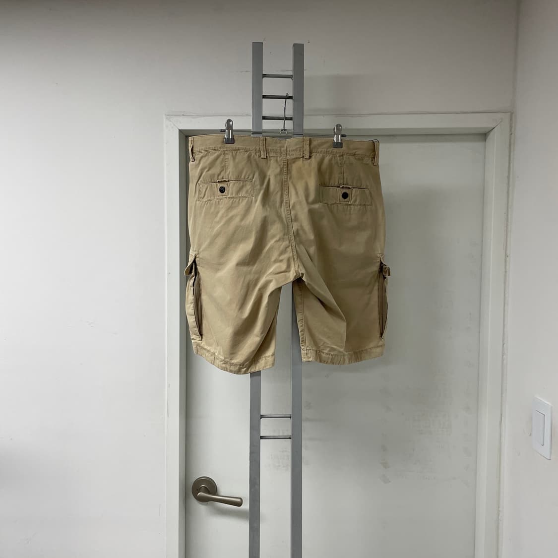 스톤아일랜드 와펜 카고 반바지 베이지 34 상품이미지5