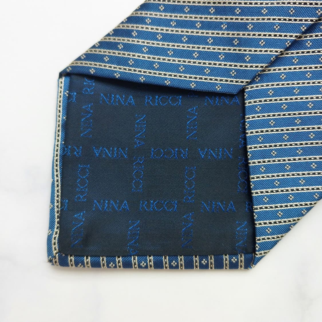 니나리치 실크 블루 스트라이프 넥타이 9cm B등급 K915
 상품이미지5