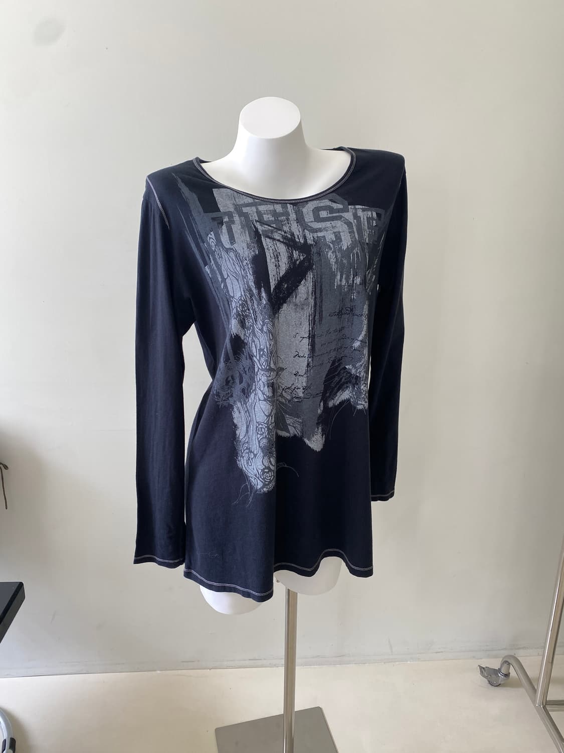 디젤 그래픽 롱슬리브 상품이미지1