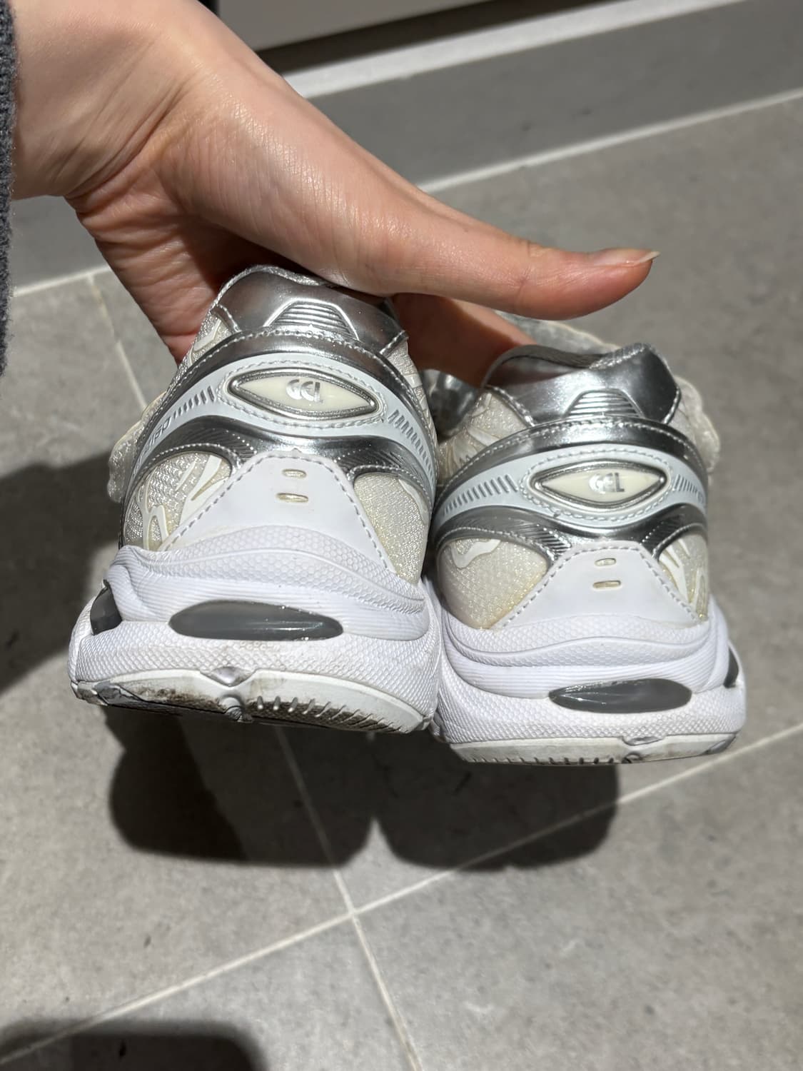 아식스 세실리아반센 gt2160 화이트 실버 240사이즈 상품이미지5