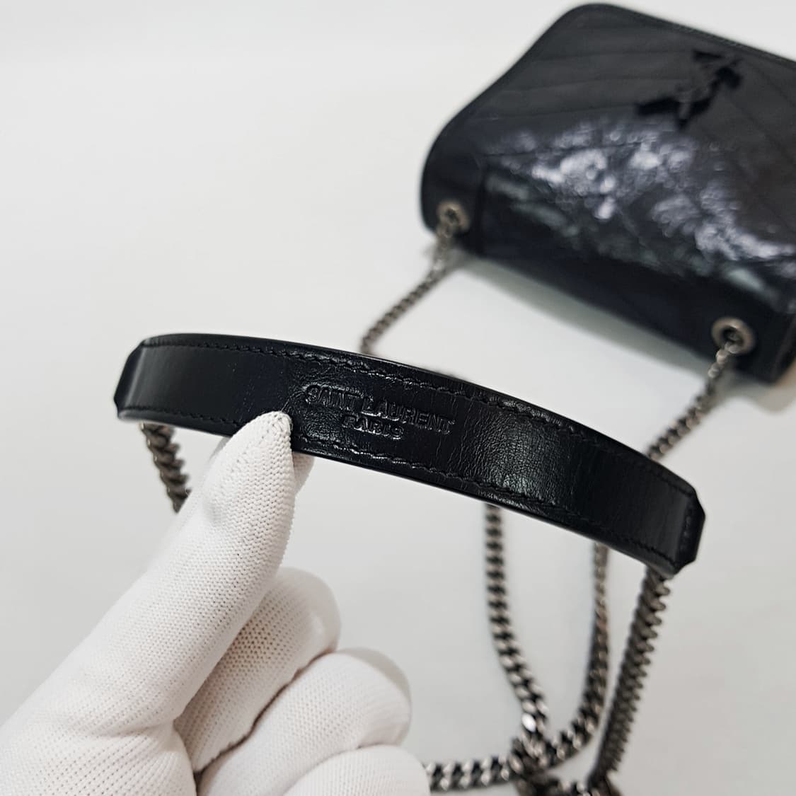 생로랑 니키백 미니 체인 크로스백 상품이미지6