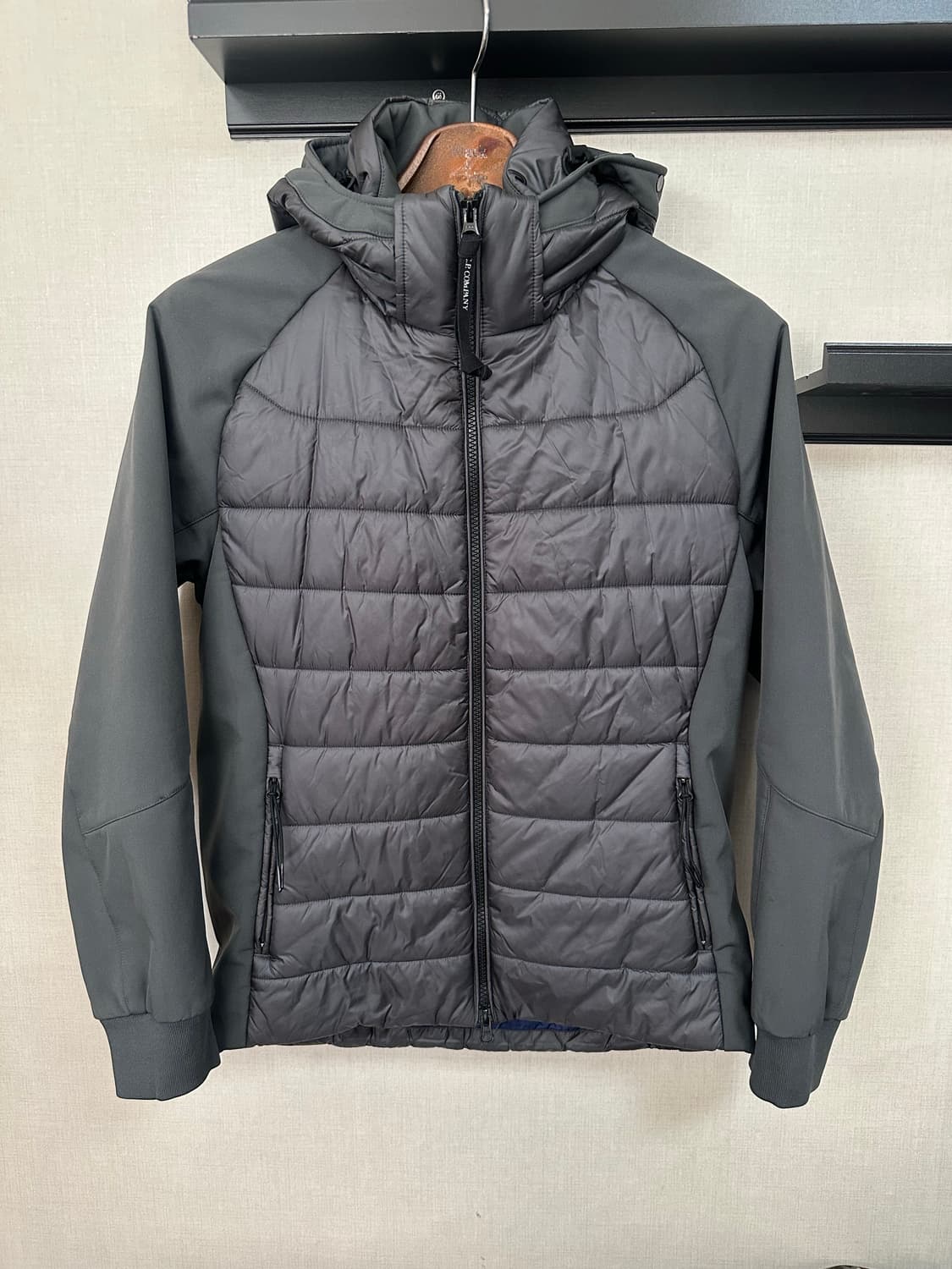 씨피컴퍼니 고글 패딩 자켓 46(90-95) 상품이미지4