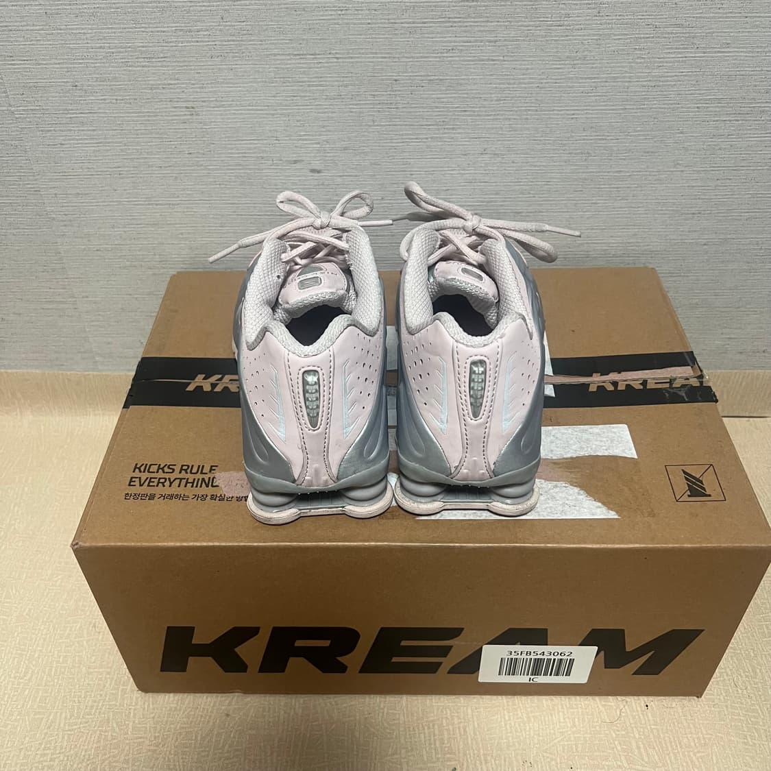나이키 샥스 R4 핑크 상품이미지2