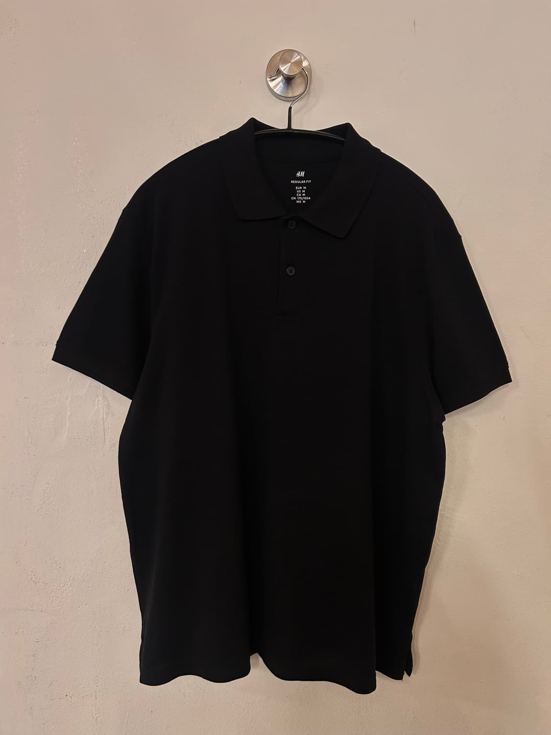 H&M 블랙 레귤러핏 폴로티 M (실측100-105) 상품이미지1