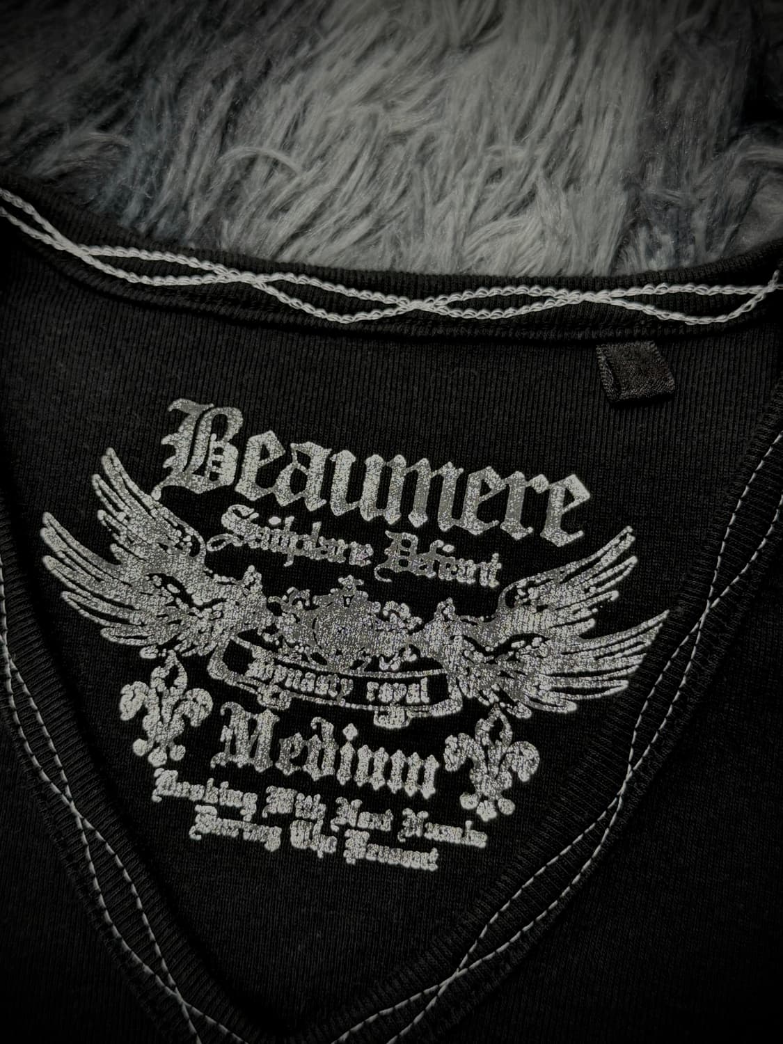 Beaumere 고딕 레터링 십자가 블랙 반팔티 상품이미지9