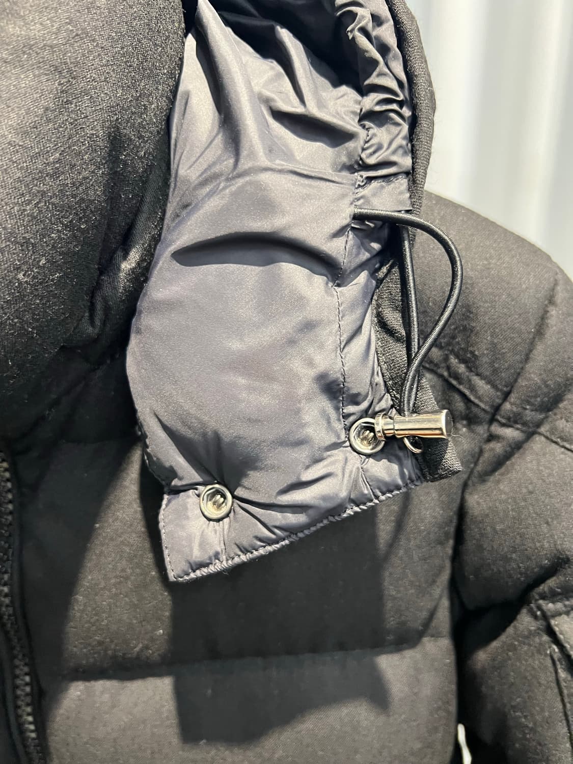 (2) 몽클레어 몽제네브르 남성 패딩 블랙 새상품급  상품이미지4