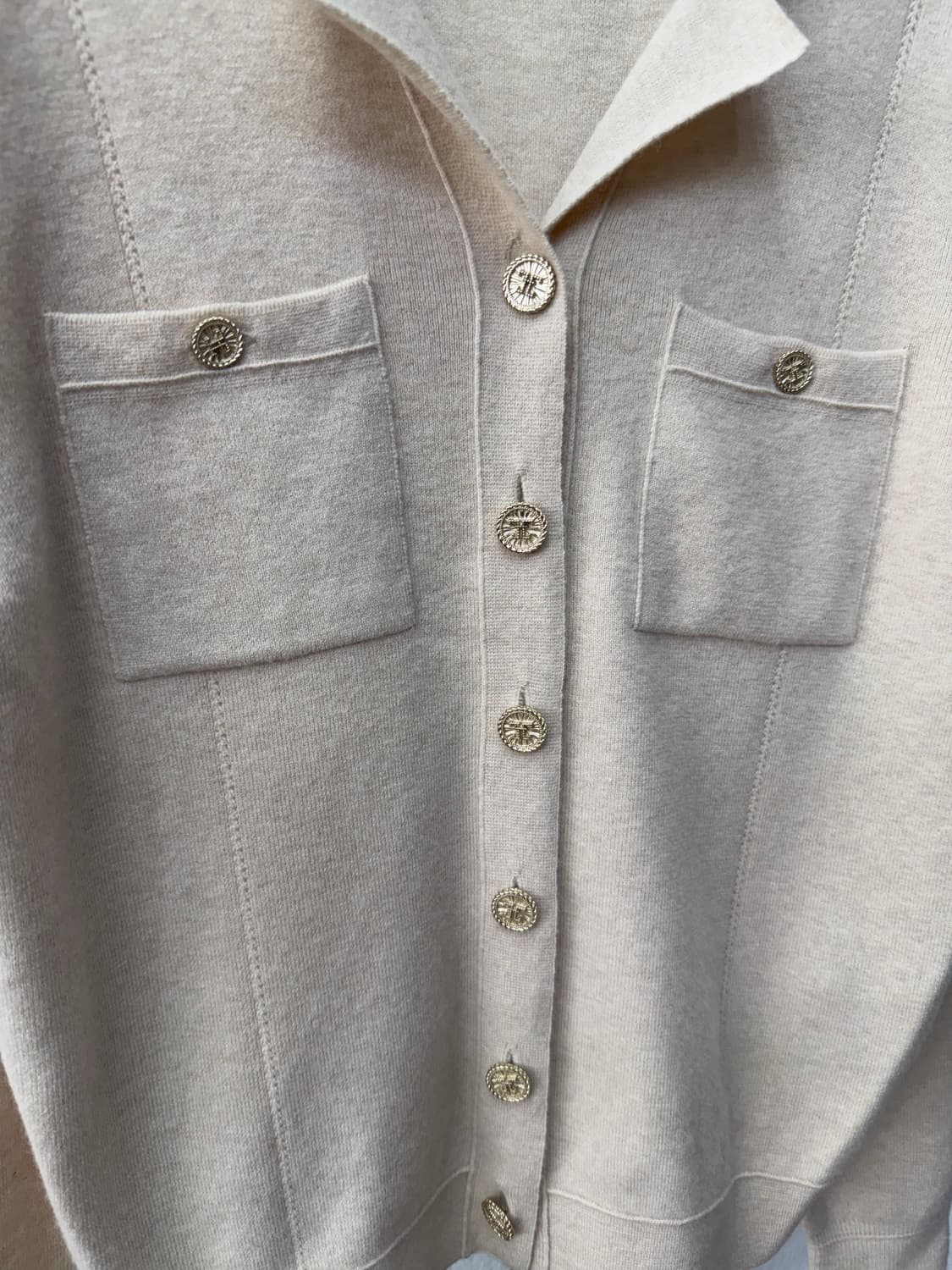 정품) TIME 타임 한섬 22ss 포켓 단추로고 가디건 90F 상품이미지4