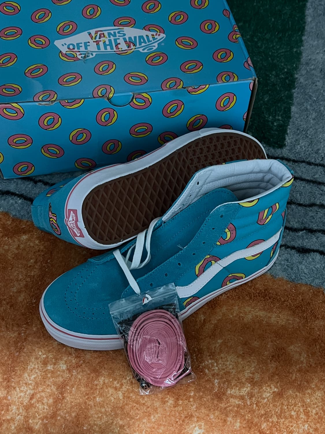 반스 x 오드퓨쳐 도넛 스케이트 하이 상품이미지1