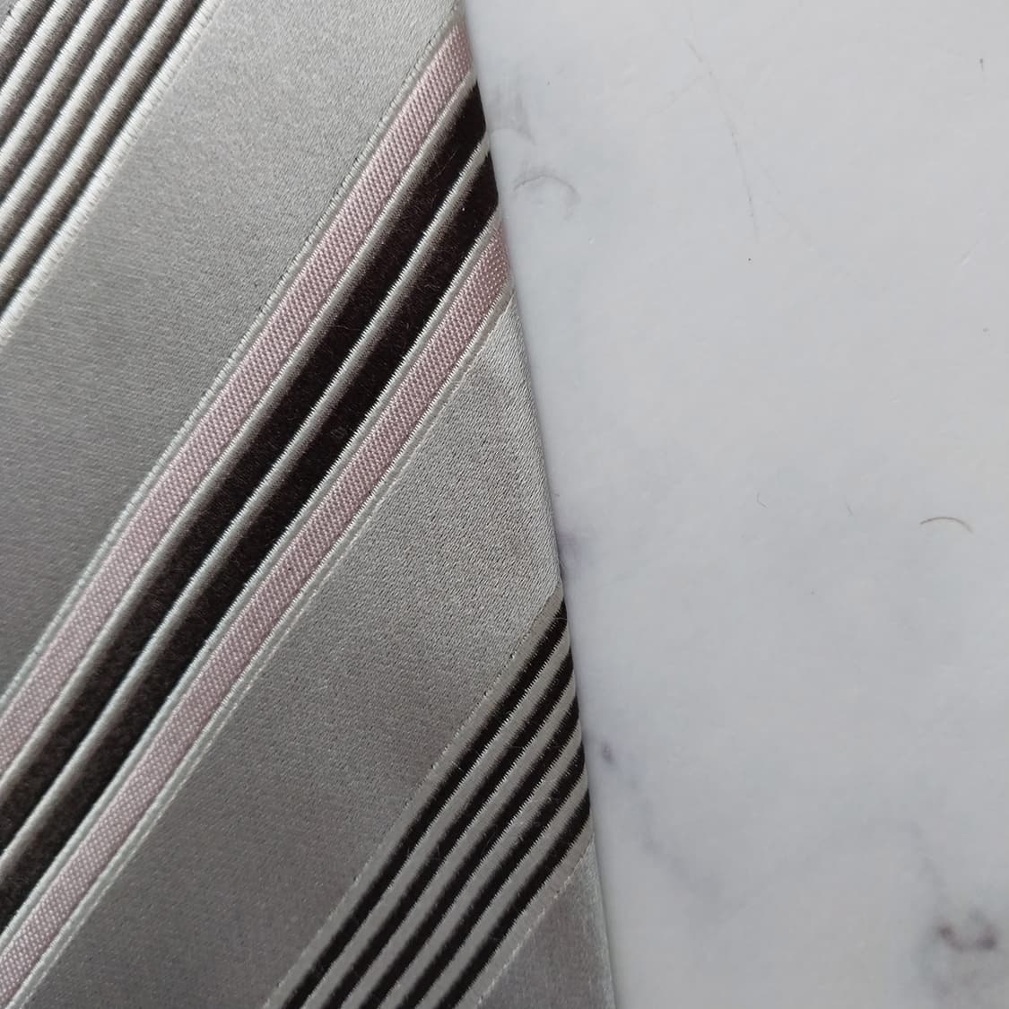 에르메네질도 제냐 실크 스트라이프 넥타이 9.1cm B등급 K1757
 상품이미지7