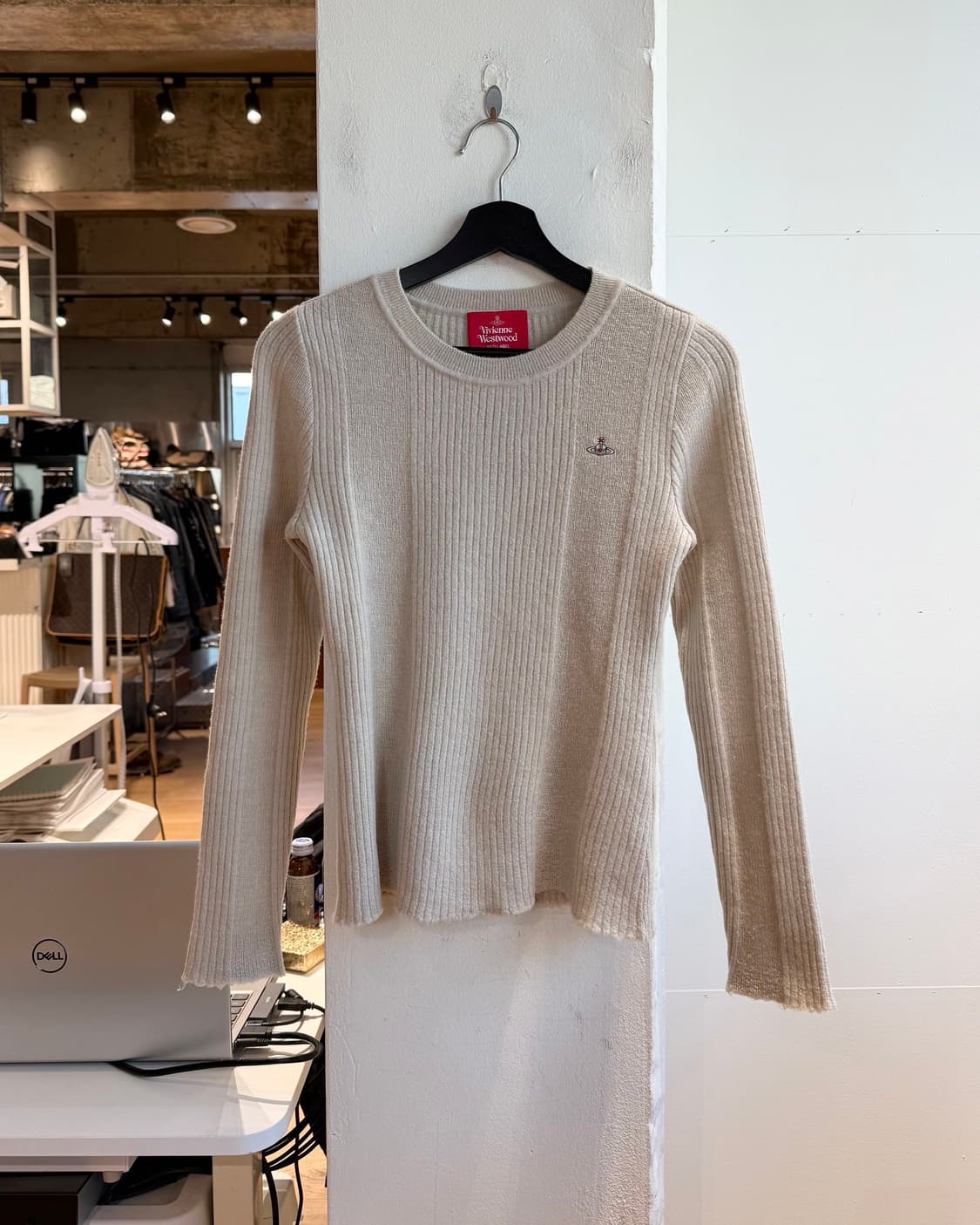 비비안 웨스트우드 레드라벨 베이지 orb자수 니트  상품이미지2